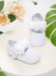 white baby shoes, embroidered flowers, elegant baby shoes, shoes for infants, comfortable baby shoes, high-quality shoes, baby shoe size guide, floral baby shoes, stylish baby shoes