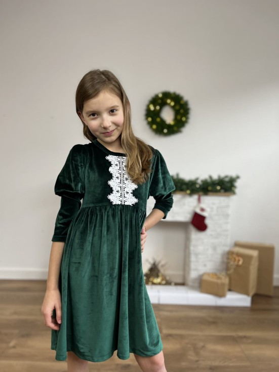 green velvet dress for girls, Maya dress, elegant dress, special occasions, velvet texture, puff sleeves, lace appliqué, girls fashion