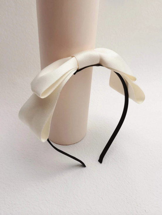 white satin headband, elegant girl's headband, satin bow headband, luxury hair accessory for girls, children's wedding accessory, baptism headband, birthday headband, girl's elegant hair accessory