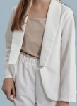 girls' white suit, elegant girls' outfit, girls' occasion wear, communion suit for girls, wedding outfit for girls, formal girls' clothes, stylish girls' suit, girls' blazer and trousers set
